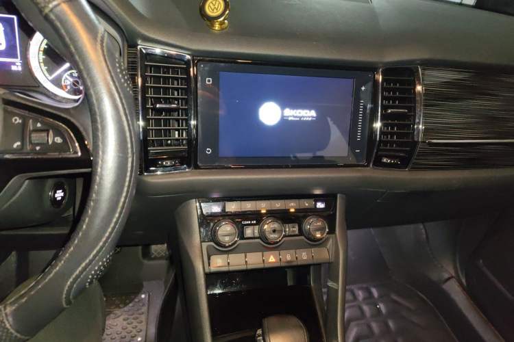 Used Skoda Kodiaq 2018 Facelifted TSI330 5-Seater Two-Wheel-Drive Luxury Enjoyment Edition Audio And AC Panel