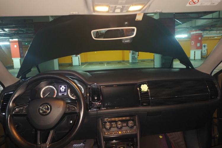 Used Skoda Kodiaq 2018 Facelifted TSI330 5-Seater Two-Wheel-Drive Luxury Enjoyment Edition Center Console