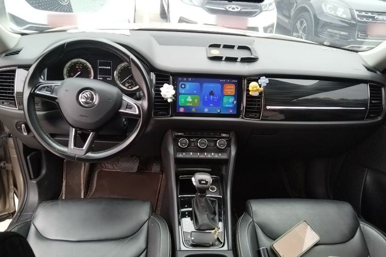 Used Skoda Kodiaq 2018 Facelifted TSI330 5-Seater Two-Wheel-Drive Luxury Enjoyment Edition Center Console