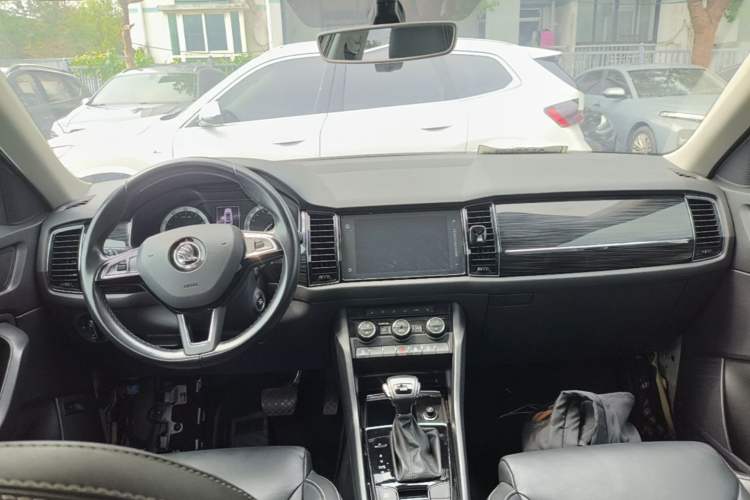 Used Skoda Kodiaq 2018 Restyled TSI330 7-Seater Two-Wheel Drive Luxury Enjoyment Edition Center Console