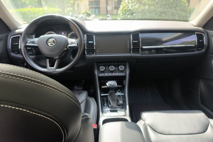 Used Skoda Kodiaq 2018 Facelifted TSI330 5-Seater Two-Wheel-Drive Luxury Enjoyment Edition Center Console