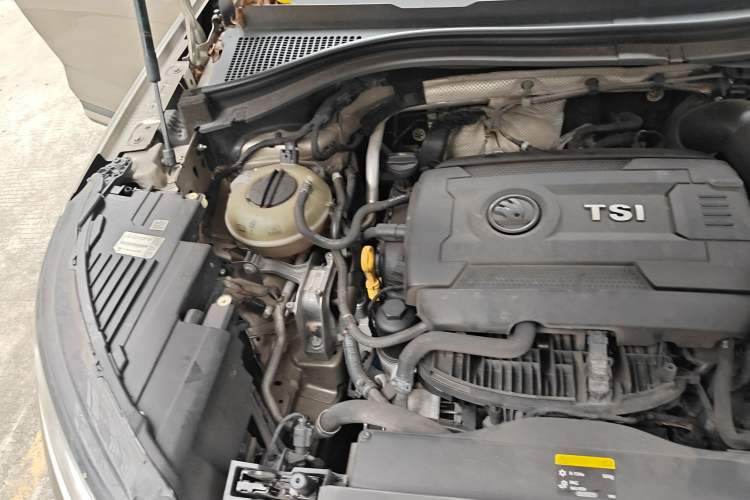 Used Skoda Kodiaq 2018 TSI330 5-Seater Two-Wheel-Drive Luxury Enjoyment Edition Engine Bay Right