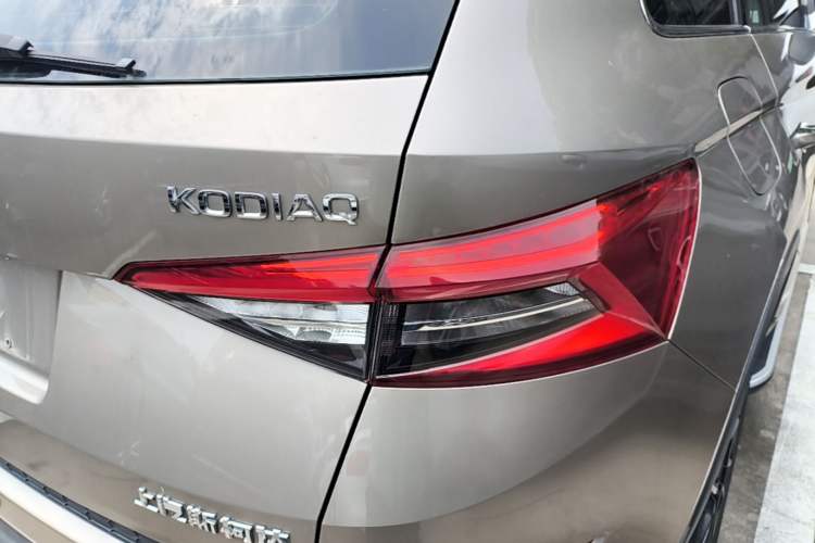 Used Skoda Kodiaq 2018 Restyled TSI330 7-Seater Two-Wheel Drive Luxury Enjoyment Edition Exterior 3