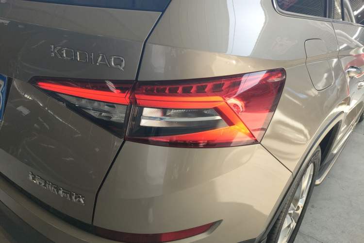 Used Skoda Kodiaq 2018 TSI330 5-Seater Two-Wheel-Drive Luxury Enjoyment Edition Exterior 6