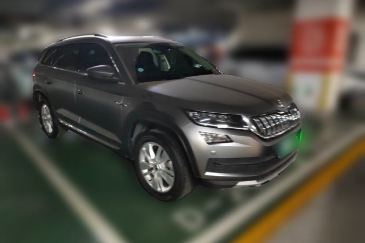 Used Skoda Kodiaq 2018 Facelifted TSI330 5-Seater Two-Wheel-Drive Luxury Enjoyment Edition Front Right 45 Deg