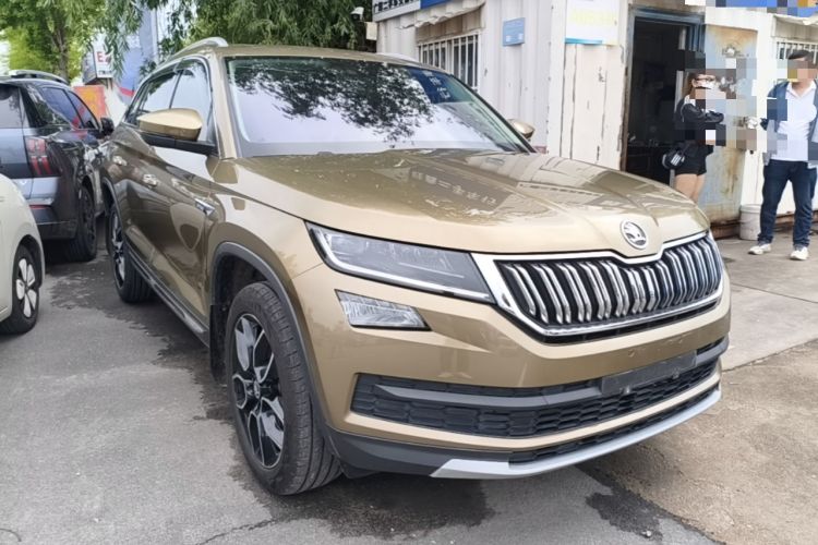 Used Skoda Kodiaq 2018 TSI330 7-Seater Two-Wheel-Drive Luxury Enjoyment Edition Front Right 45 Deg
