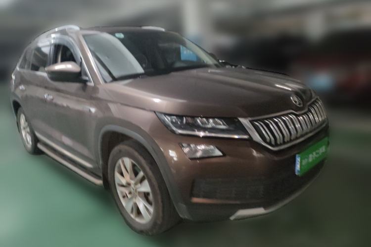 Used Skoda Kodiaq 2018 TSI330 5-Seater Two-Wheel-Drive Luxury Edition Front Right 45 Deg