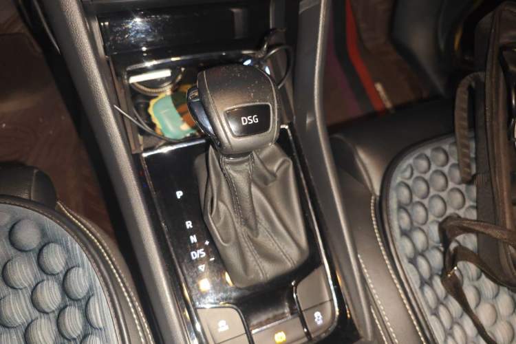 Used Skoda Kodiaq 2018 Facelifted TSI330 5-Seater Two-Wheel-Drive Luxury Enjoyment Edition Gear Lever