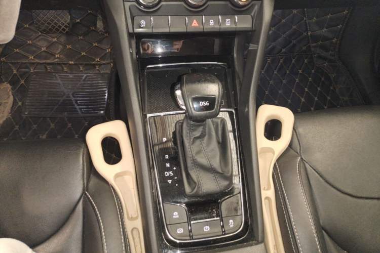 Used Skoda Kodiaq 2018 Facelifted TSI330 5-Seater Two-Wheel-Drive Luxury Enjoyment Edition Gear Lever