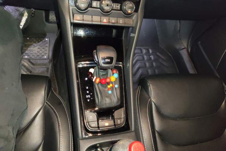 Used Skoda Kodiaq 2018 Facelifted TSI330 5-Seater Two-Wheel-Drive Luxury Enjoyment Edition Gear Lever