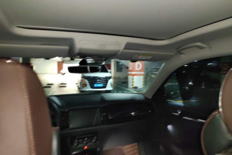 Used Skoda Kodiaq 2018 Facelifted TSI330 5-Seater Two-Wheel-Drive Luxury Enjoyment Edition Headliner