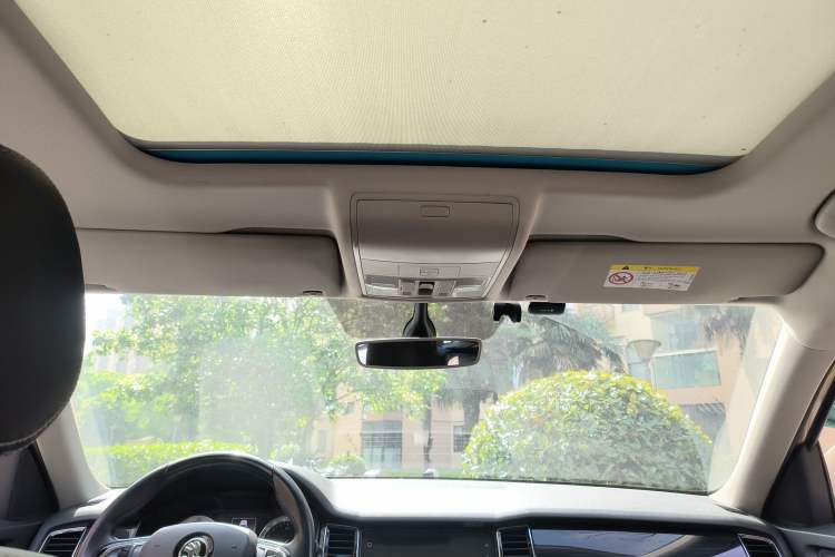 Used Skoda Kodiaq 2018 Facelifted TSI330 5-Seater Two-Wheel-Drive Luxury Enjoyment Edition Headliner