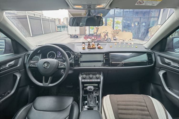 Used Skoda Kodiaq 2018 TSI330 5-Seater Two-Wheel-Drive Luxury Enjoyment Edition Interior 11