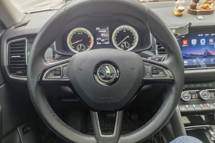 Used Skoda Kodiaq 2018 TSI330 5-Seater Two-Wheel-Drive Luxury Enjoyment Edition Interior 3