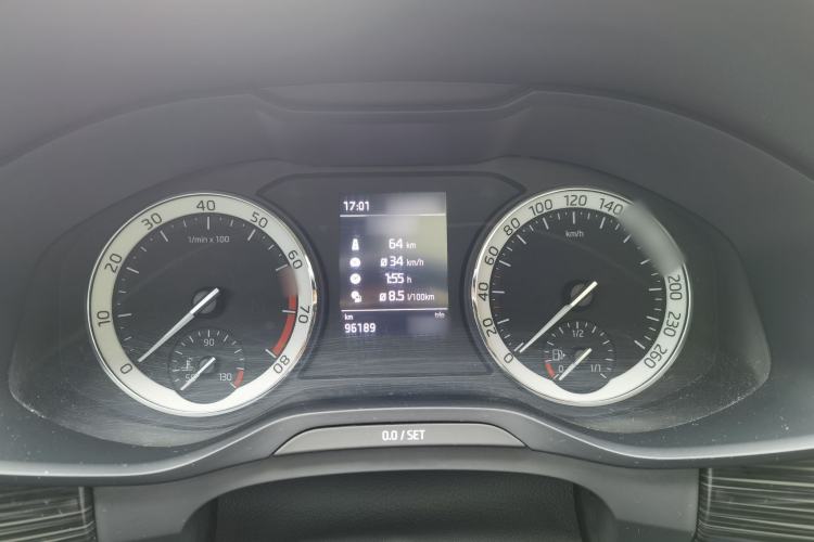 Used Skoda Kodiaq 2018 TSI330 5-Seater Two-Wheel-Drive Luxury Enjoyment Edition Interior 4
