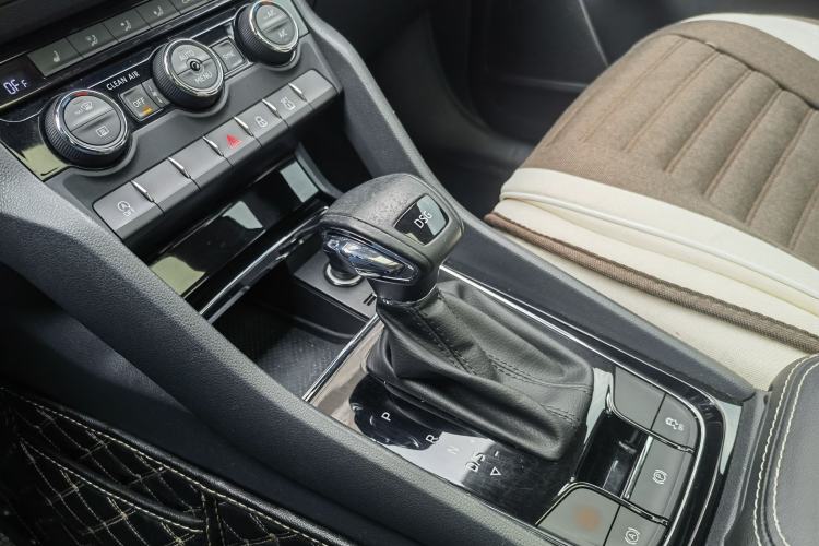 Used Skoda Kodiaq 2018 TSI330 5-Seater Two-Wheel-Drive Luxury Enjoyment Edition Interior 6