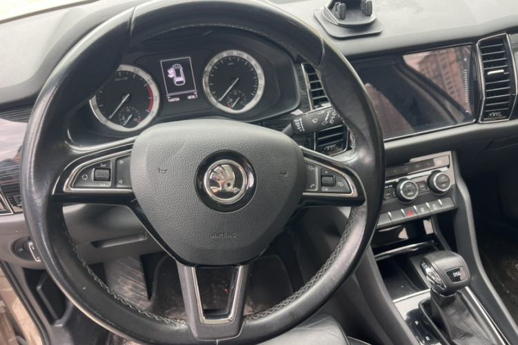 Used Skoda Kodiaq 2018 TSI330 5-Seater Two-Wheel-Drive Luxury Enjoyment Edition Interior 6