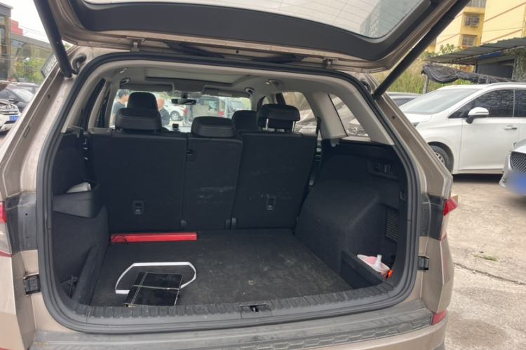 Used Skoda Kodiaq 2018 TSI330 5-Seater Two-Wheel-Drive Luxury Enjoyment Edition Interior 7