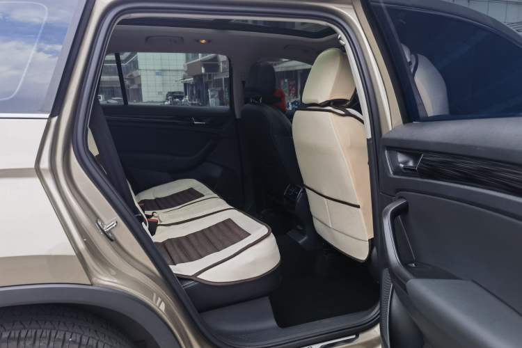 Used Skoda Kodiaq 2018 TSI330 5-Seater Two-Wheel-Drive Luxury Enjoyment Edition Interior 8