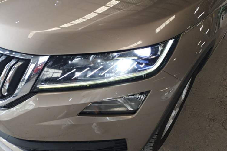 Used Skoda Kodiaq 2018 Facelifted TSI330 5-Seater Two-Wheel-Drive Luxury Enjoyment Edition Left Front Headlight