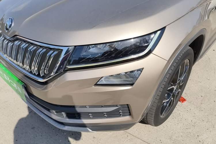 Used Skoda Kodiaq 2018 Restyled TSI330 7-Seater Two-Wheel Drive Luxury Enjoyment Edition Left Front Headlight