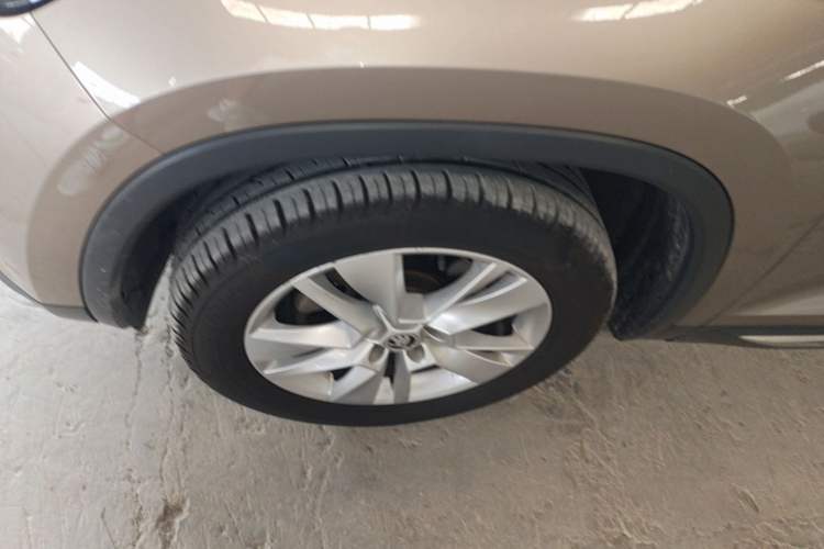 Used Skoda Kodiaq 2018 Facelifted TSI330 5-Seater Two-Wheel-Drive Luxury Enjoyment Edition Left Front Wheel Hub