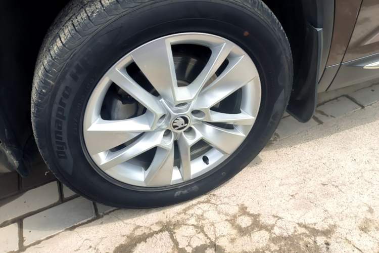 Used Skoda Kodiaq 2018 Restyled TSI330 7-Seater Two-Wheel Drive Luxury Enjoyment Edition Left Front Wheel Hub