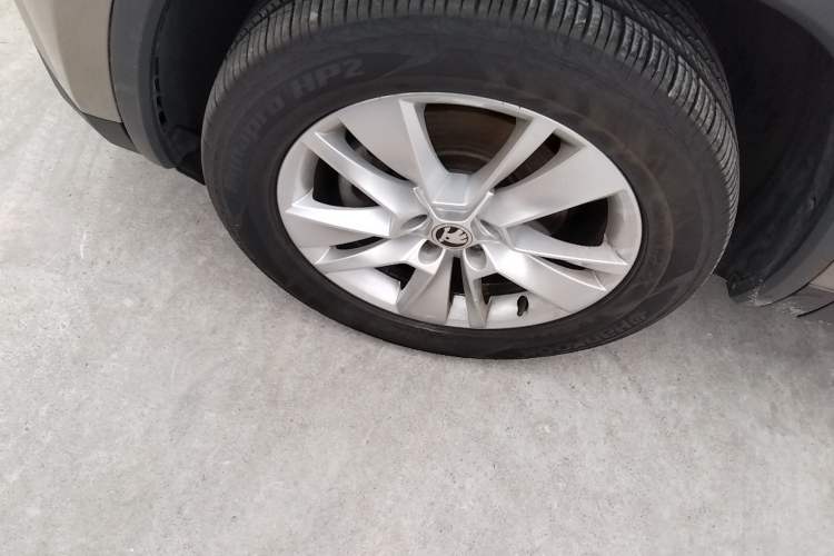 Used Skoda Kodiaq 2018 Facelifted TSI330 5-Seater Two-Wheel-Drive Luxury Enjoyment Edition Left Front Wheel Hub