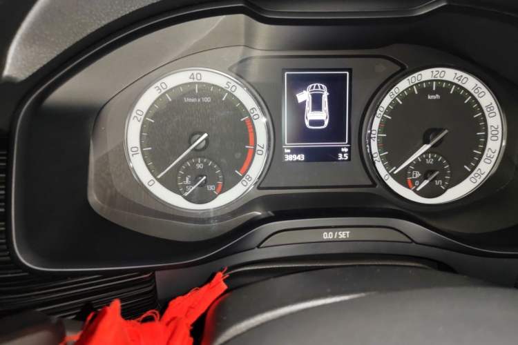Used Skoda Kodiaq 2018 Facelifted TSI330 5-Seater Two-Wheel-Drive Luxury Enjoyment Edition Odometer Close Up