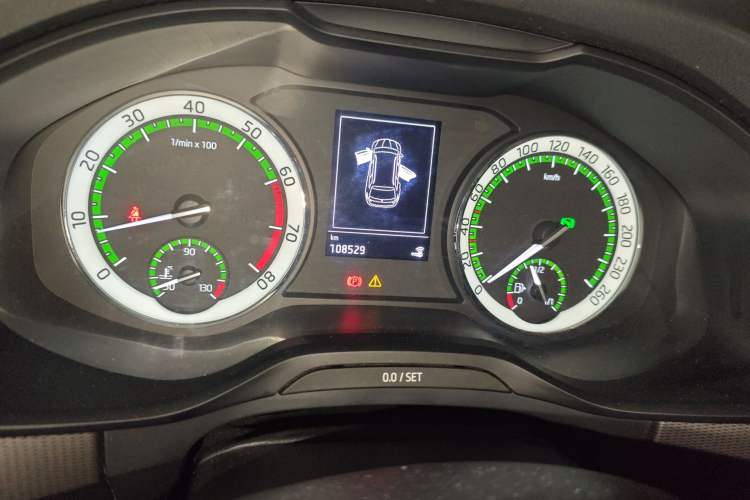 Used Skoda Kodiaq 2018 Facelifted TSI330 5-Seater Two-Wheel-Drive Comfort Edition Odometer Close Up