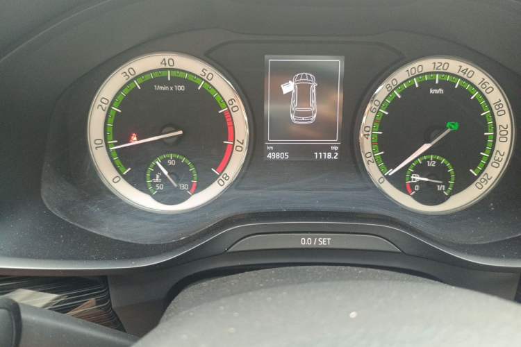 Used Skoda Kodiaq 2018 TSI330 7-Seater Two-Wheel-Drive Luxury Enjoyment Edition Odometer Close Up