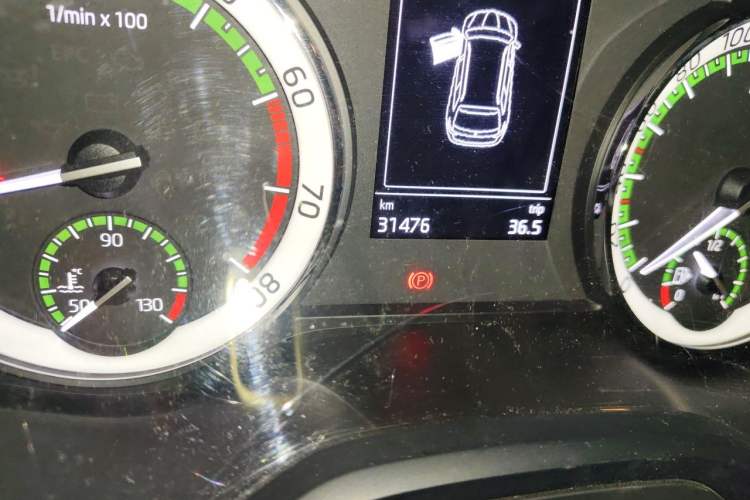 Used Skoda Kodiaq 2018 Facelifted TSI330 5-Seater Two-Wheel-Drive Luxury Enjoyment Edition Odometer Close Up