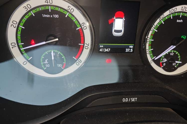Used Skoda Kodiaq 2018 TSI380 7-Seater Four-Wheel-Drive Flagship Edition Odometer Close Up
