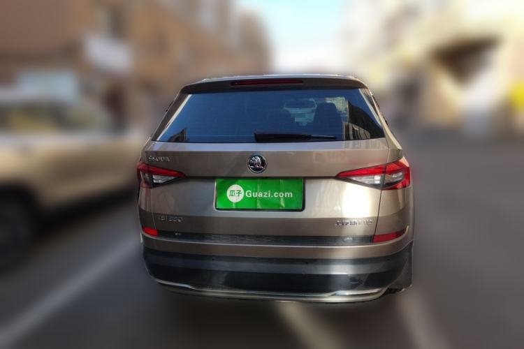 Used Skoda Kodiaq 2018 Facelifted TSI330 5-Seater Two-Wheel-Drive Luxury Enjoyment Edition Rear