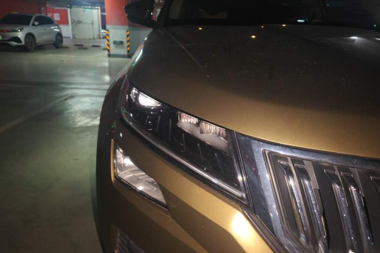 Used Skoda Kodiaq 2018 Facelifted TSI330 5-Seater Two-Wheel-Drive Luxury Enjoyment Edition Right Front Headlight