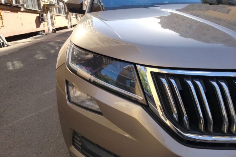 Used Skoda Kodiaq 2018 Facelifted TSI330 5-Seater Two-Wheel-Drive Luxury Enjoyment Edition Right Front Headlight