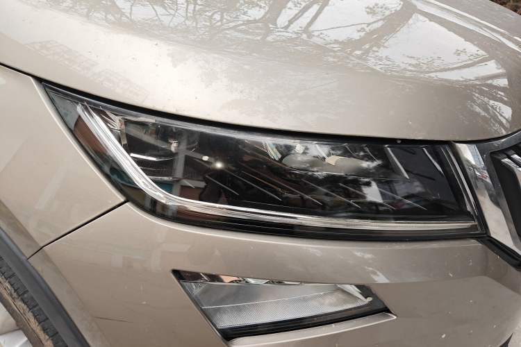 Used Skoda Kodiaq 2018 TSI330 5-Seater Two-Wheel-Drive Luxury Enjoyment Edition Right Front Headlight