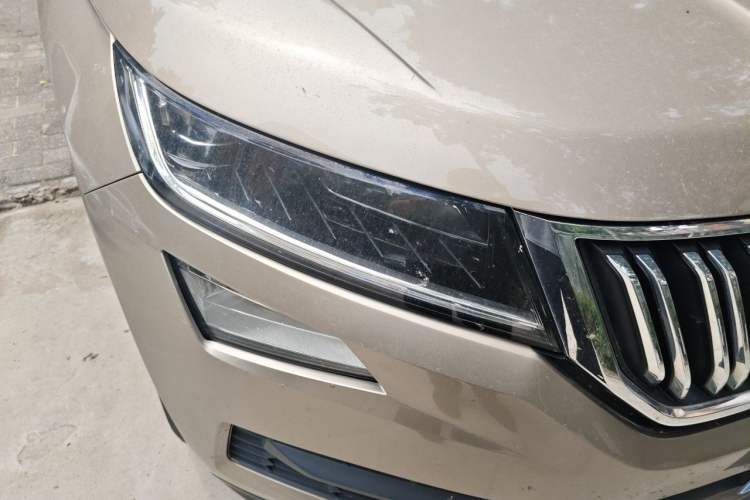 Used Skoda Kodiaq 2018 Restyled TSI330 7-Seater Two-Wheel Drive Luxury Enjoyment Edition Right Front Headlight