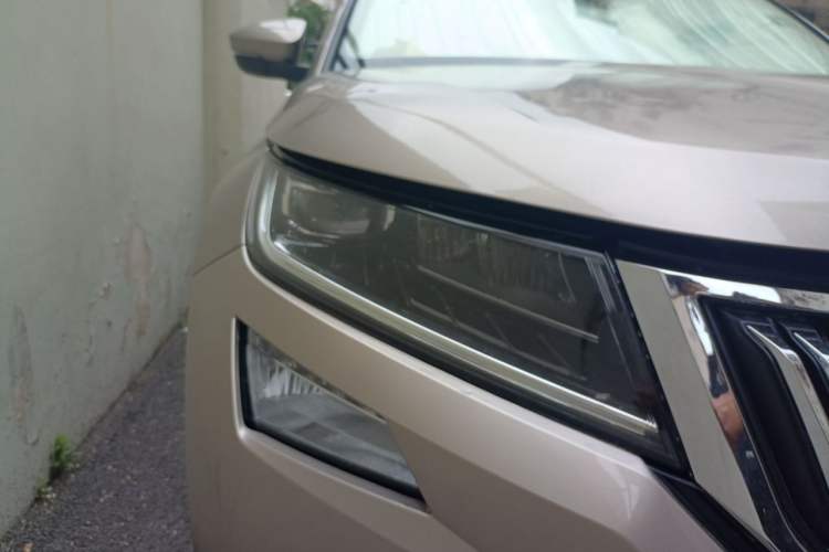Used Skoda Kodiaq 2018 Facelifted TSI330 5-Seater Two-Wheel-Drive Luxury Enjoyment Edition Right Front Headlight