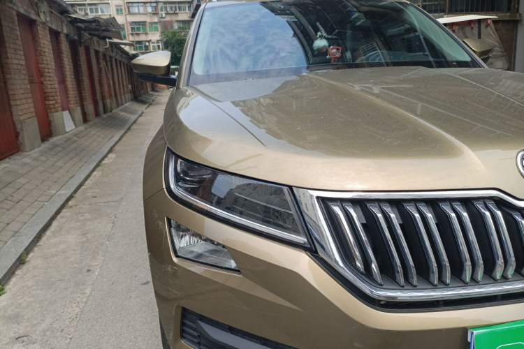 Used Skoda Kodiaq 2018 TSI330 7-Seater Two-Wheel-Drive Luxury Enjoyment Edition Right Front Headlight