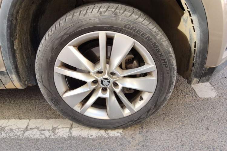 Used Skoda Kodiaq 2018 Facelifted TSI330 5-Seater Two-Wheel-Drive Luxury Enjoyment Edition Right Front Wheel Hub