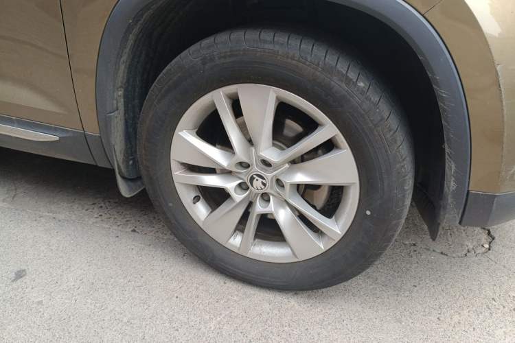 Used Skoda Kodiaq 2018 TSI330 7-Seater Two-Wheel-Drive Luxury Enjoyment Edition Right Front Wheel Hub