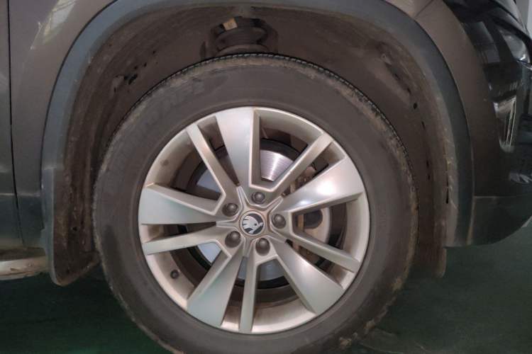Used Skoda Kodiaq 2018 TSI330 5-Seater Two-Wheel-Drive Luxury Edition Right Front Wheel Hub
