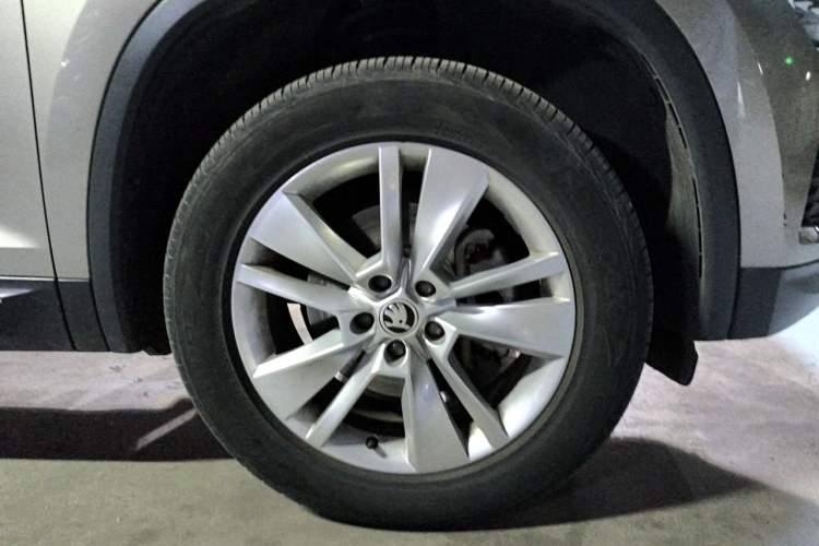 Used Skoda Kodiaq 2018 Facelifted TSI330 5-Seater Two-Wheel-Drive Luxury Enjoyment Edition Right Front Wheel Hub