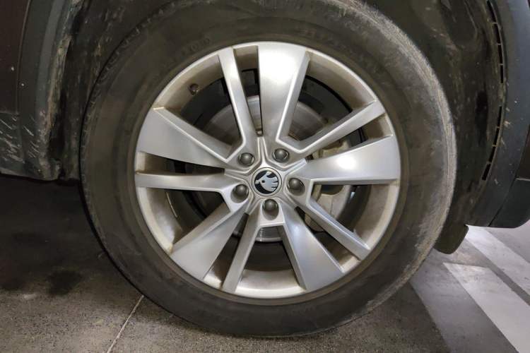 Used Skoda Kodiaq 2018 Facelifted TSI330 5-Seater Two-Wheel-Drive Luxury Enjoyment Edition Right Front Wheel Hub