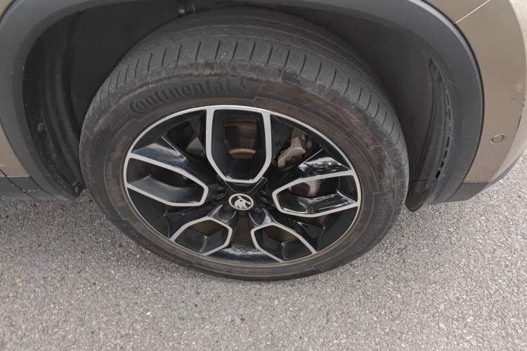 Used Skoda Kodiaq 2018 TSI380 7-Seater Four-Wheel-Drive Flagship Edition Right Front Wheel Hub