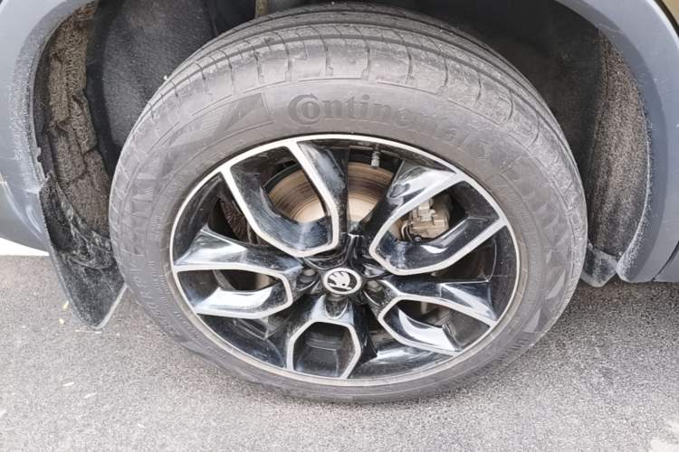 Used Skoda Kodiaq 2018 TSI330 7-Seater Two-Wheel-Drive Luxury Enjoyment Edition Right Rear Wheel Hub