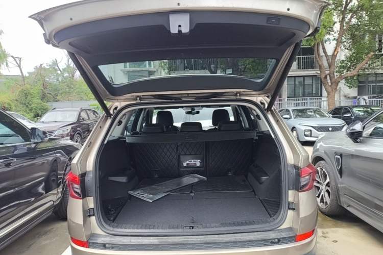 Used Skoda Kodiaq 2018 Restyled TSI330 7-Seater Two-Wheel Drive Luxury Enjoyment Edition Trunk