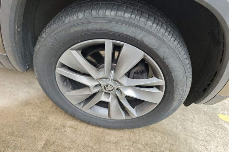 Used Skoda Kodiaq 2018 Facelifted TSI330 5-Seater Two-Wheel-Drive Luxury Enjoyment Edition Right Front Wheel Hub