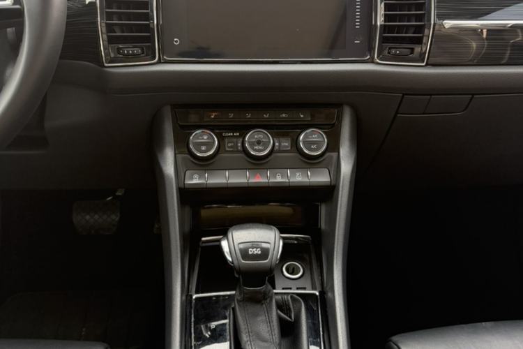 Used Skoda Kodiaq 2018 TSI330 7-Seater Two-Wheel-Drive Luxury Enjoyment Edition Audio And AC Panel